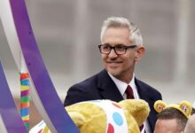 BBC-TV-Moderator Gary Lineker nimmt am 5. Juni 2022 im Rahmen der Feierlichkeiten zum Platin-Jubiläum von Königin Elizabeth II. am Platinum Pageant in London Teil. Der Vorhang fällt zu vier Tagen bedeutsamer landesweiter Feierlichkeiten zu Ehren des historischen Platinjubiläums von Königin Elizabeth II. (Foto von Aaron Chown / POOL / AFP)