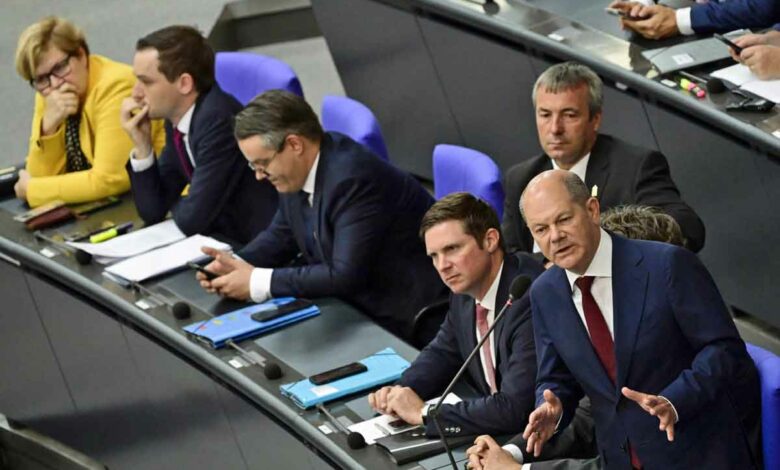 Bundeskanzler Olaf Scholz während einer Fragestude im Bundestag am 6. Juli 2022 (Foto: John Macdougall/AFP)