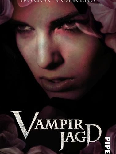 Mysteriöse Verführung, Blut und dunkle Rache - ein Urban Fantasy Roman für alle Fans von »True Blood«  In Wien leben die Vampire unerkannt inmitten der Gesellschaft  so auch die junge Daniela. Als ein Brandanschlag auf sie verübt wird, erkennt Daniela, dass sie im Kreuzfeuer dunkler Mächte steht. Ein rachsüchtiger Feind ist ihr auf den Fersen, und er verbreitet mit furchtbarer Grausamkeit Angst und Schrecken. Um ihn zu stoppen, muss Daniela sich ihren eigenen übernatürlichen Kräften stellen  und der verführerischen Vampirin Vanessa, die selbst zum Opfer eines unvorstellbaren Verbrechens geworden ist 