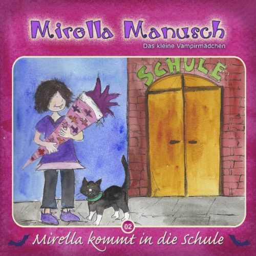 Mirella Manusch  Das kleine Vampirmädchen Folge 2: Mirella kommt in die Schule  Mirella ist sechs Jahre alt. Und eigentlich ist sie ein ganz normales Mädchen. Eigentlich. Denn schließlich ist sie nur ein ganz kleines bisschen vampirisch und hat auch nur einen Vampirzahn! Mirella kann nachts die Sprache der Tiere verstehen und sich in eine winzige Fledermaus verwandeln. Das Fliegen hat Oma Romi ihr nun schon beigebracht, aber es gibt noch viele andere Dinge, die Mirella noch lernen muss. Deswegen freut sie sich sehr darüber, dass sie endlich in die Schule darf!   Ihre Klassenlehrerin ist sehr nett. Und dann lernt sie auch noch Charly kennen. Die heißt eigentlich Charlotte und sitzt neben Mirella direkt in der ersten Reihe. Wie Mirella und Charly ihren ersten Weg allein zur Schule wohl meistern?  Mirella Manusch, der zauberhafte Hörspielspaß für Kinder ab 5 Jahren. Geschrieben und illustriert von Andrea Russo.