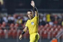 FIFA Schiedsrichter Igor Benevenuto, hier bei einem Spiel 2018 zwischen Sao Paulo und Vitoria no Morumbi, hat sein Coming-out vollzogen.(Foto: Marcello Zambrana / AGIF (Photo by Marcello Zambrana / AGIF / AGIF via AFP)