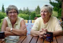 Das Langzeit-Paar Sabine und Gisela: Ihre Liebe begann 1974, als Gisela noch verheiratet war. (Foto: ZDF/Julia Hönemann)