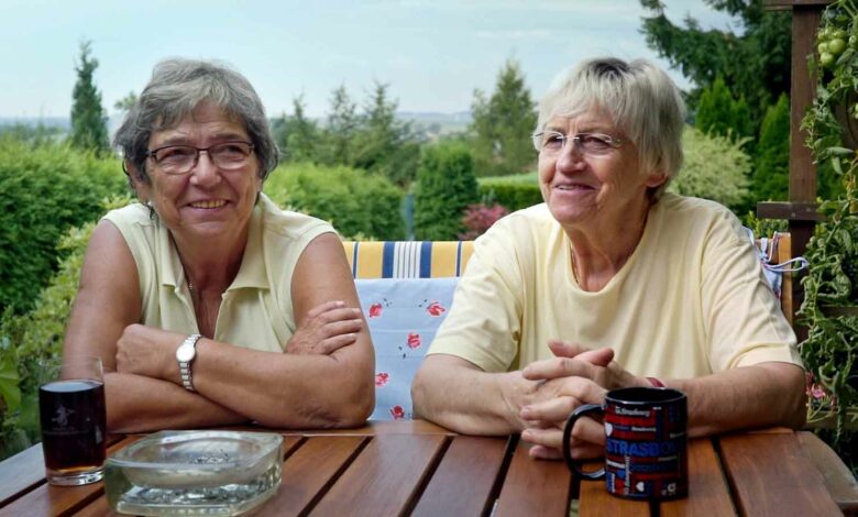 Das Langzeit-Paar Sabine und Gisela: Ihre Liebe begann 1974, als Gisela noch verheiratet war. (Foto: ZDF/Julia Hönemann)